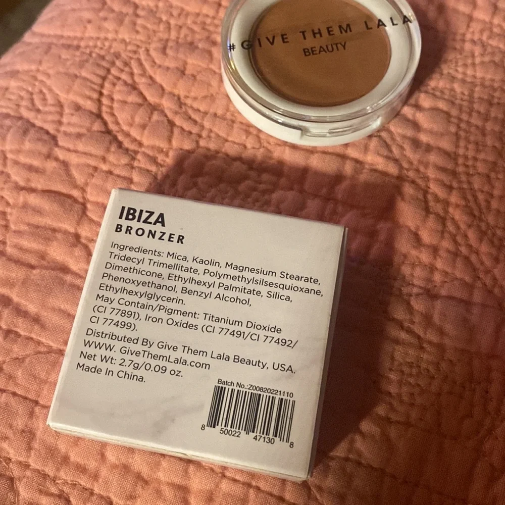Give Them Layla beauty bronzer, new in box